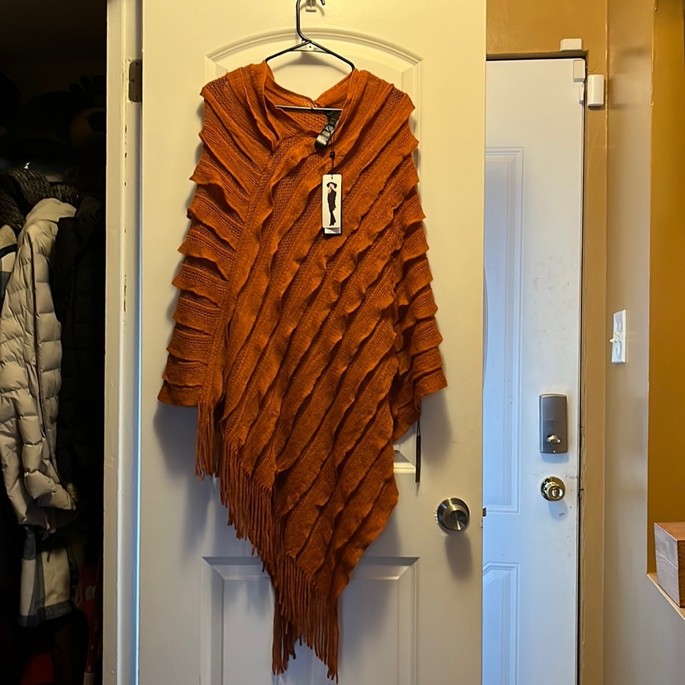 NWT Maxsport Burnt Orange Poncho